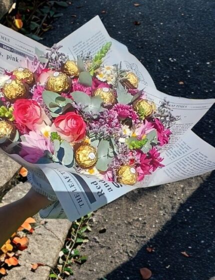12 Rosas más Ferrero