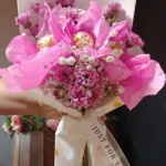Mini Ramo "Dulzura Lila" con 3 Bombom Ferrero Rocher