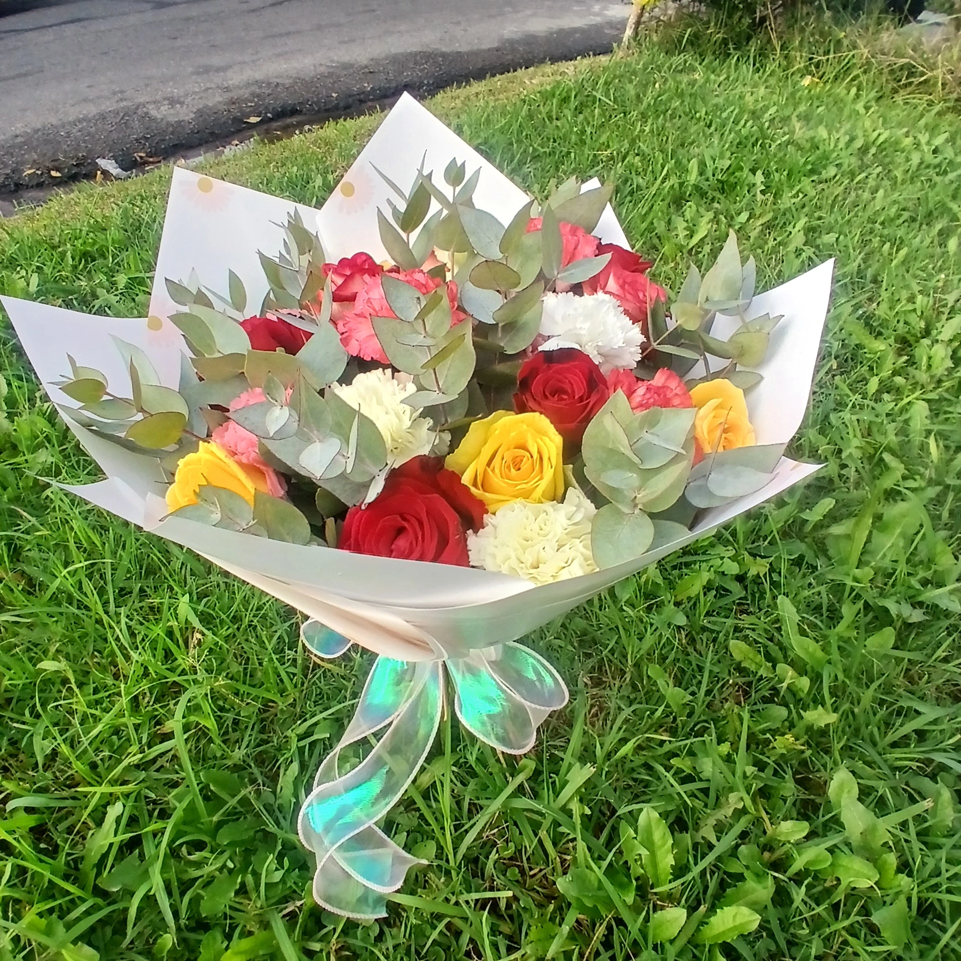 20260422_084122 Ramo de Flores Surtidas Multicolor – Envío a Domicilio y Ramos Express - Imagen 1